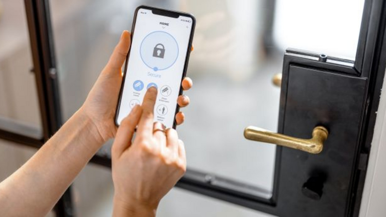 Smarthome App auf einem Handy