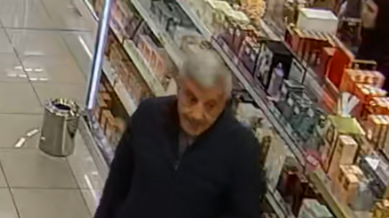 Unbekannter Parfümdieb