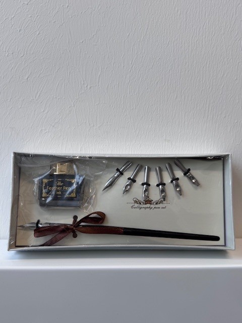 1 Calligraphiy Pen Set mit Tinte und verschiedenen Aufsätzen